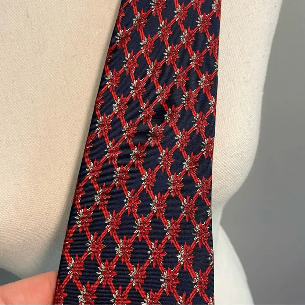 Lord & Taylor Mens Neck Tie Navy and Red Floral Pattern Excellent Condition
